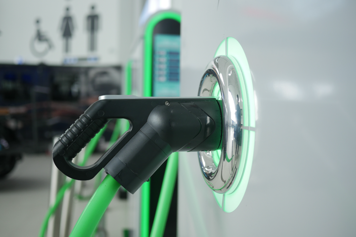 Bornes de charge électrique : investissement futur pour promoteurs en Alsace